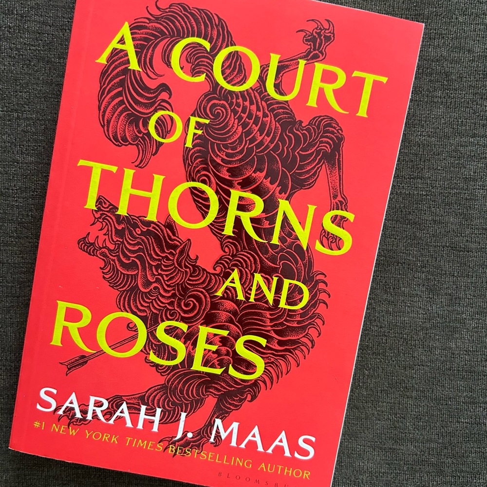 A Court of Thorns and Roses Book